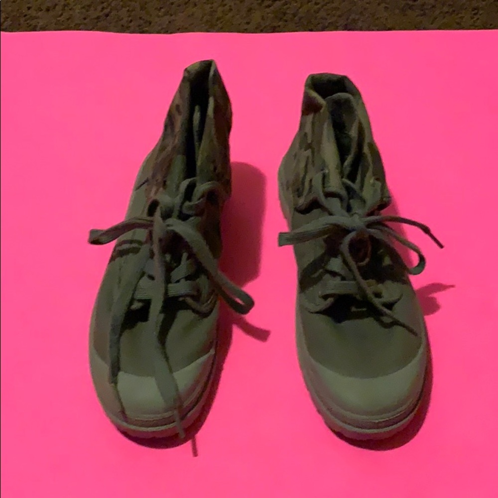 BONGO Women’s half Camo sneakers